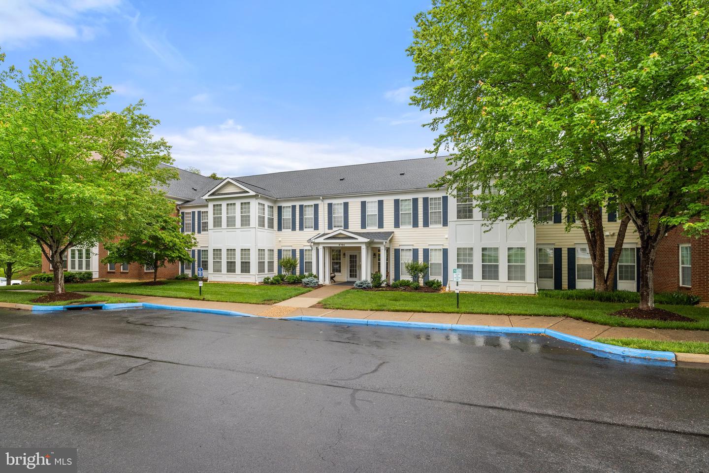6704 HOLLY FARM LN #203, NEW BALTIMORE, Virginia 20187, 2 Bedrooms Bedrooms, ,2 BathroomsBathrooms,Residential,For sale,6704 HOLLY FARM LN #203,VAFQ2016462 MLS # VAFQ2016462