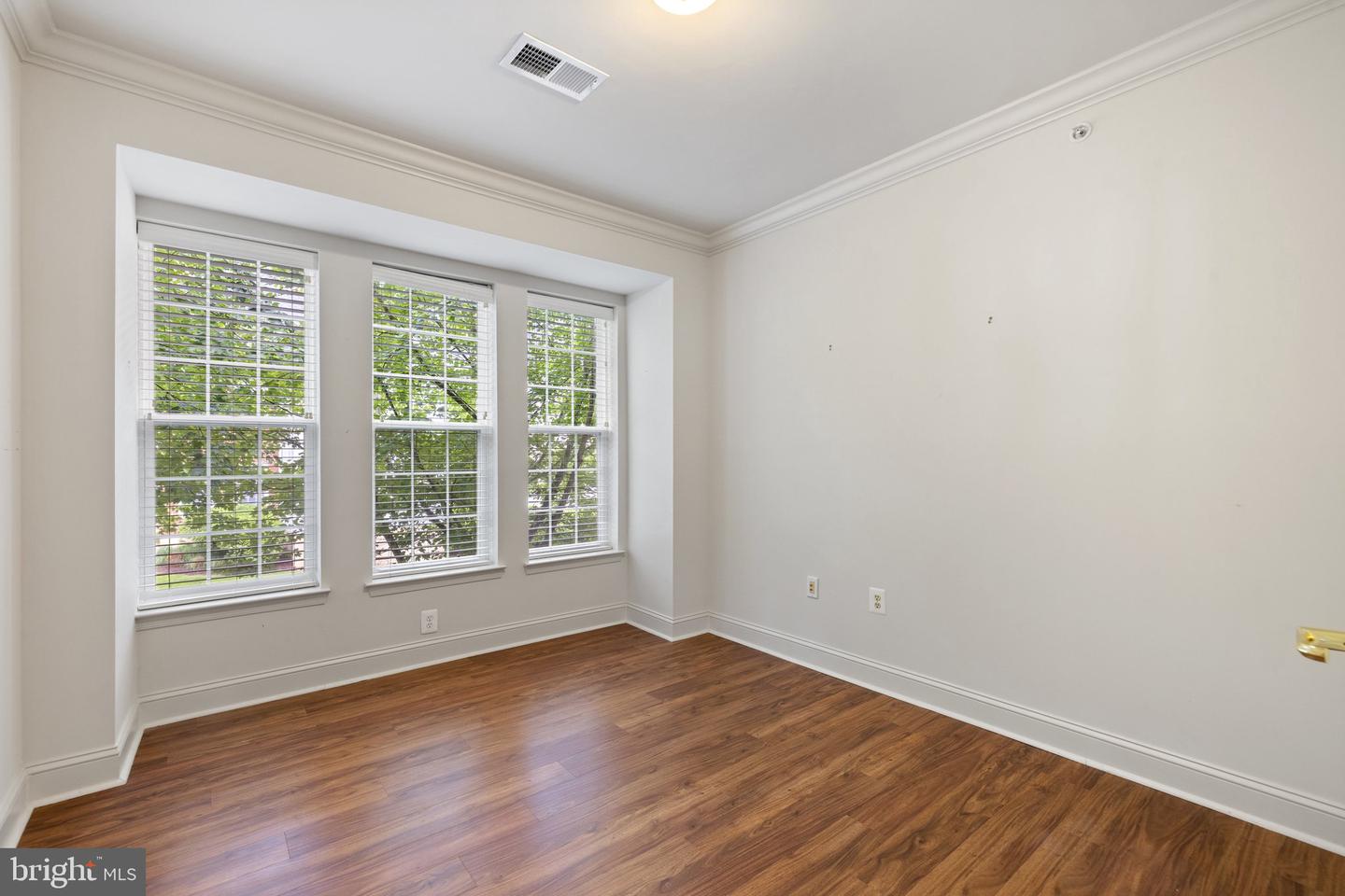 6704 HOLLY FARM LN #203, NEW BALTIMORE, Virginia 20187, 2 Bedrooms Bedrooms, ,2 BathroomsBathrooms,Residential,For sale,6704 HOLLY FARM LN #203,VAFQ2016462 MLS # VAFQ2016462