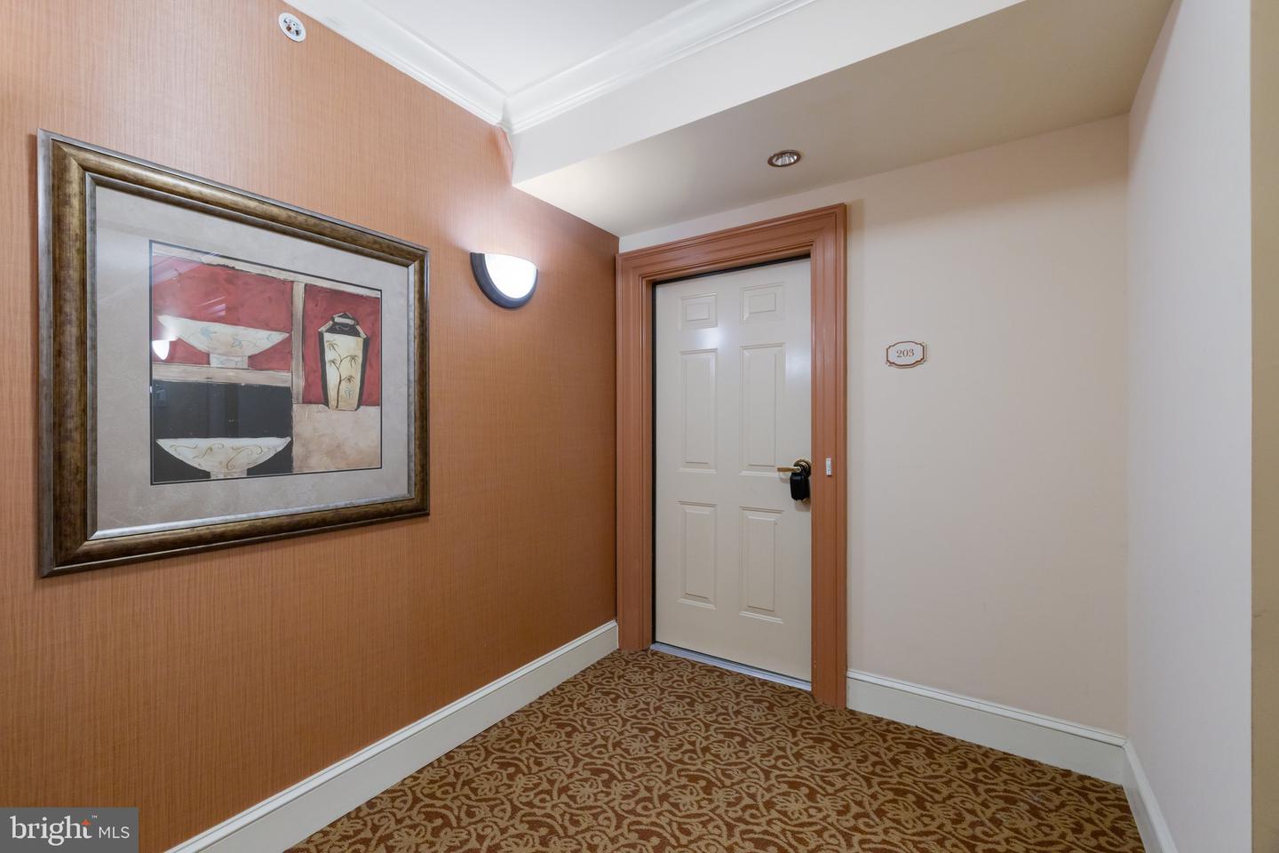 6704 HOLLY FARM LN #203, NEW BALTIMORE, Virginia 20187, 2 Bedrooms Bedrooms, ,2 BathroomsBathrooms,Residential,For sale,6704 HOLLY FARM LN #203,VAFQ2016462 MLS # VAFQ2016462