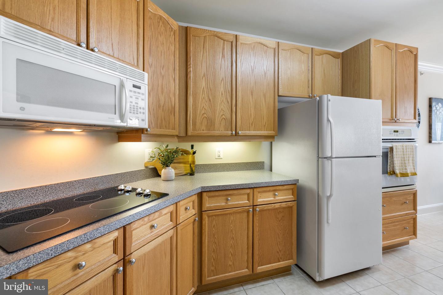 6704 HOLLY FARM LN #203, NEW BALTIMORE, Virginia 20187, 2 Bedrooms Bedrooms, ,2 BathroomsBathrooms,Residential,For sale,6704 HOLLY FARM LN #203,VAFQ2016462 MLS # VAFQ2016462