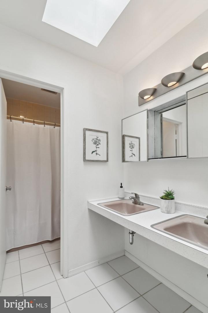 11524 MAPLE RIDGE RD, RESTON, Virginia 20190, 3 Bedrooms Bedrooms, ,1 BathroomBathrooms,Residential,For sale,11524 MAPLE RIDGE RD,VAFX2238072 MLS # VAFX2238072