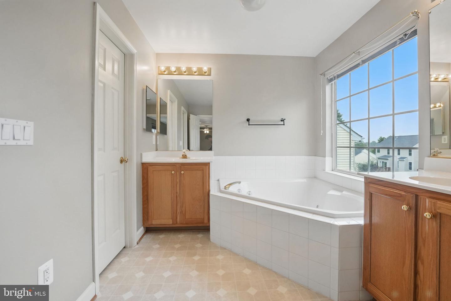 538 COLONY CT, WARRENTON, Virginia 20186, 3 Bedrooms Bedrooms, ,3 BathroomsBathrooms,Residential,For sale,538 COLONY CT,VAFQ2016472 MLS # VAFQ2016472