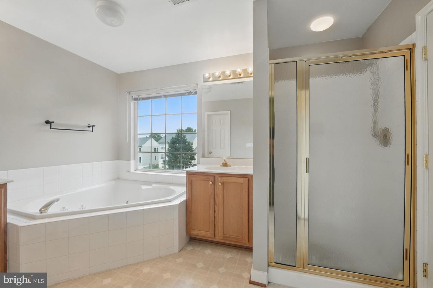 538 COLONY CT, WARRENTON, Virginia 20186, 3 Bedrooms Bedrooms, ,3 BathroomsBathrooms,Residential,For sale,538 COLONY CT,VAFQ2016472 MLS # VAFQ2016472
