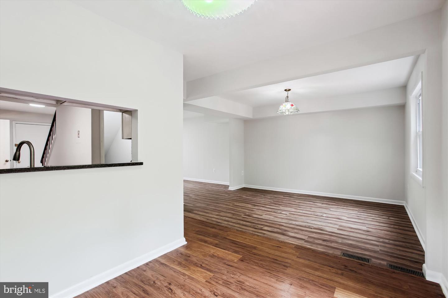 6356 EIGHTH CIR, ALEXANDRIA, Virginia 22312, 3 Bedrooms Bedrooms, 3 Rooms Rooms,3 BathroomsBathrooms,Residential,For sale,6356 EIGHTH CIR,VAFX2238478 MLS # VAFX2238478