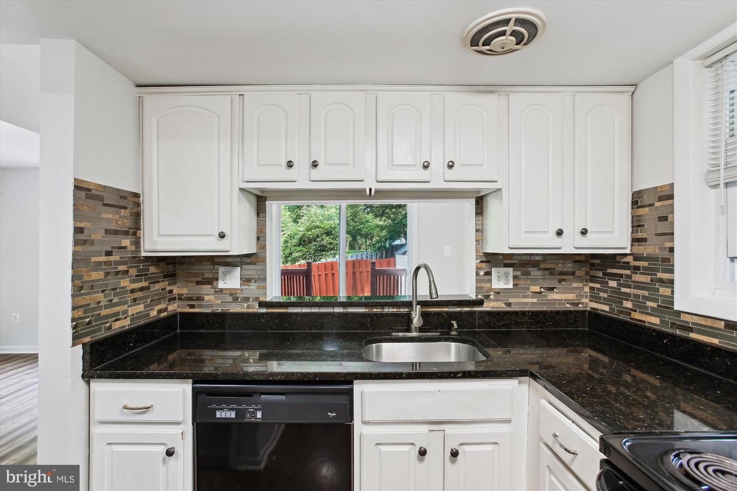 6356 EIGHTH CIR, ALEXANDRIA, Virginia 22312, 3 Bedrooms Bedrooms, 3 Rooms Rooms,3 BathroomsBathrooms,Residential,For sale,6356 EIGHTH CIR,VAFX2238478 MLS # VAFX2238478