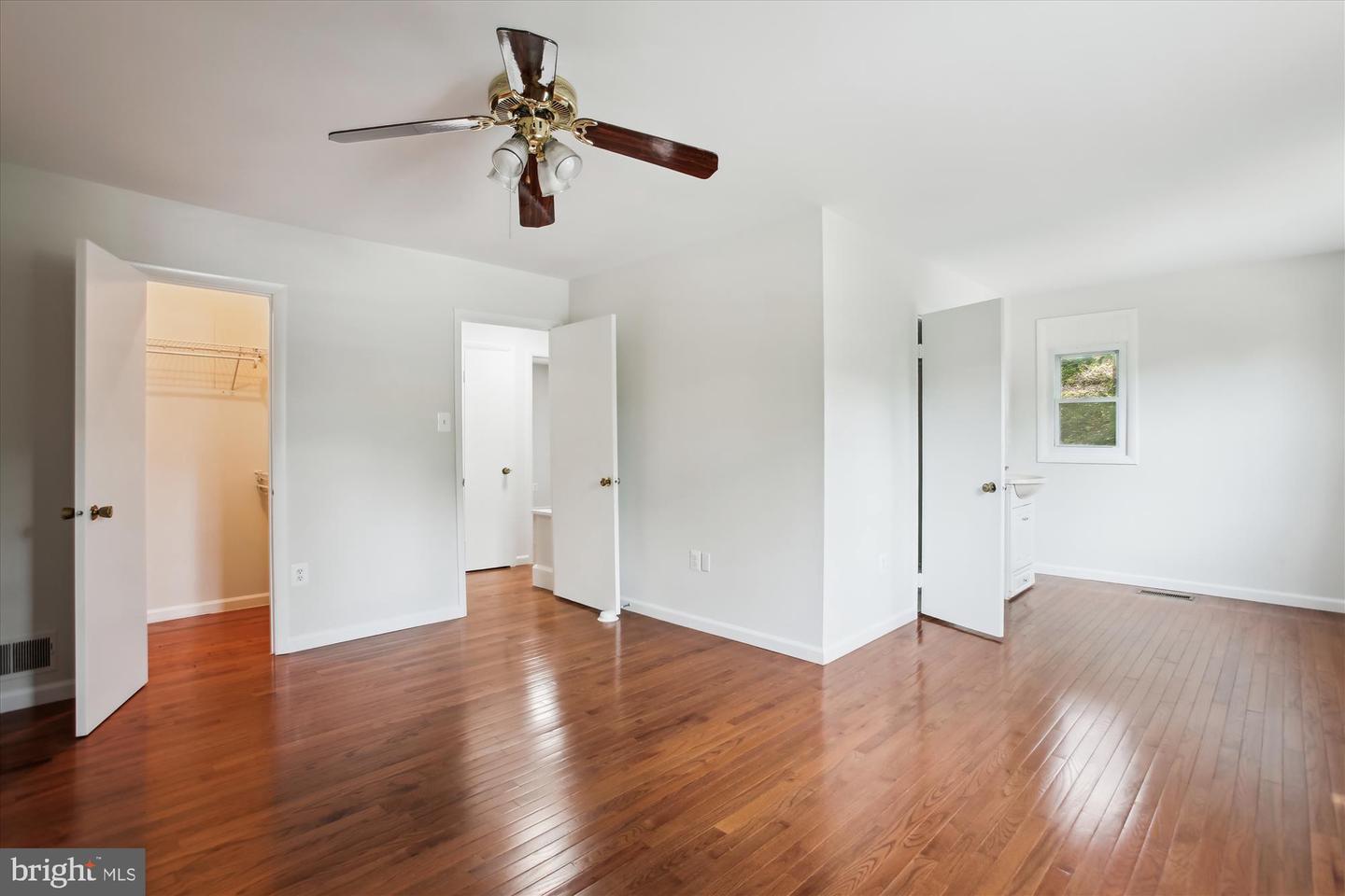 6356 EIGHTH CIR, ALEXANDRIA, Virginia 22312, 3 Bedrooms Bedrooms, 3 Rooms Rooms,3 BathroomsBathrooms,Residential,For sale,6356 EIGHTH CIR,VAFX2238478 MLS # VAFX2238478