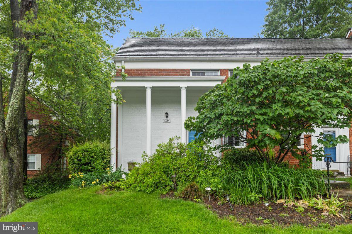 3128 MARTHA CUSTIS DR, ALEXANDRIA, Virginia 22302, 2 Bedrooms Bedrooms, ,1 BathroomBathrooms,Residential,For sale,3128 MARTHA CUSTIS DR,VAAX2044944 MLS # VAAX2044944