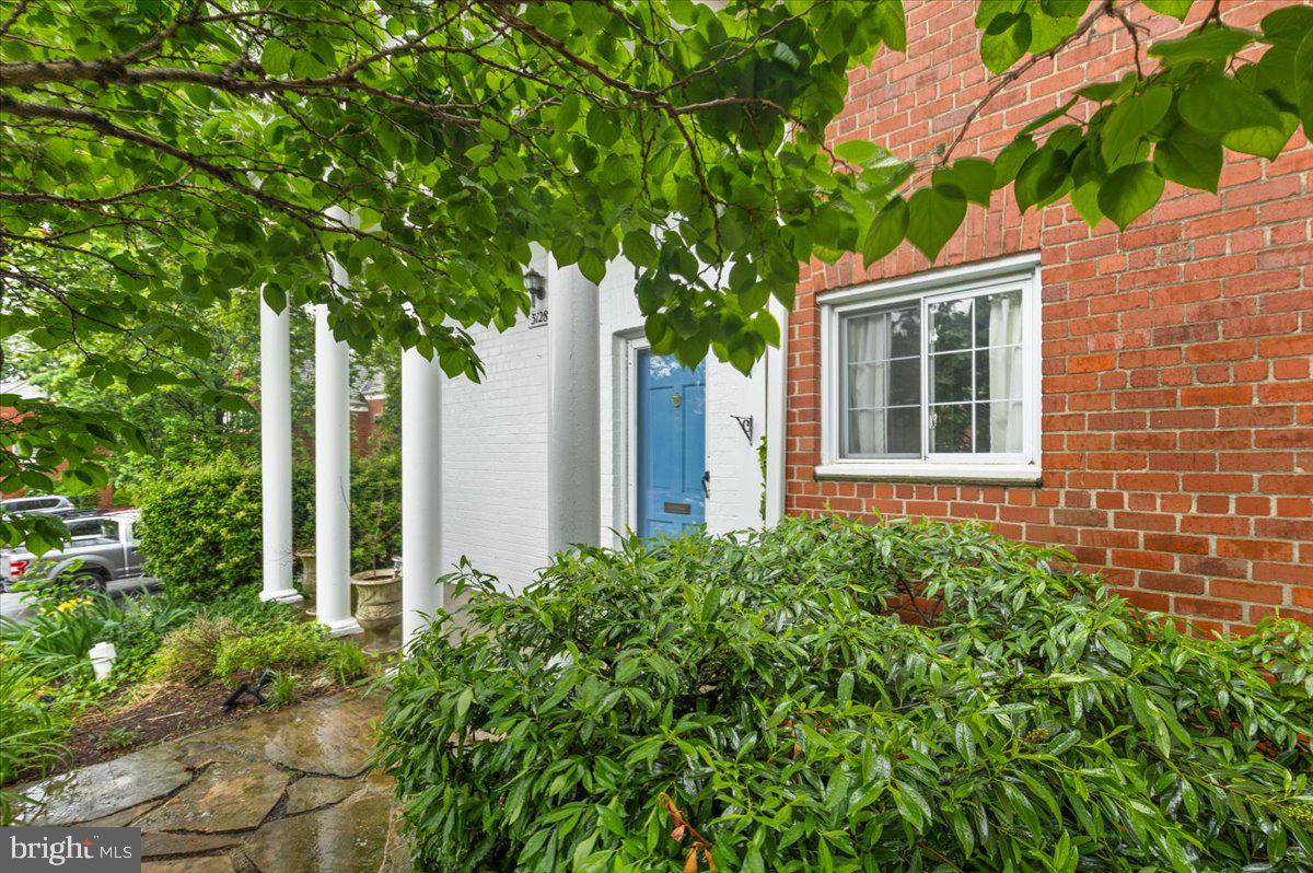 3128 MARTHA CUSTIS DR, ALEXANDRIA, Virginia 22302, 2 Bedrooms Bedrooms, ,1 BathroomBathrooms,Residential,For sale,3128 MARTHA CUSTIS DR,VAAX2044944 MLS # VAAX2044944