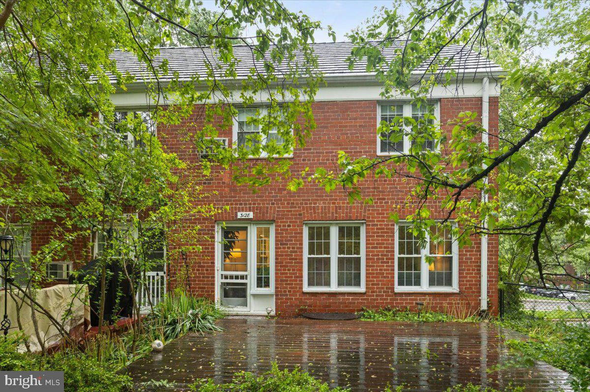 3128 MARTHA CUSTIS DR, ALEXANDRIA, Virginia 22302, 2 Bedrooms Bedrooms, ,1 BathroomBathrooms,Residential,For sale,3128 MARTHA CUSTIS DR,VAAX2044944 MLS # VAAX2044944