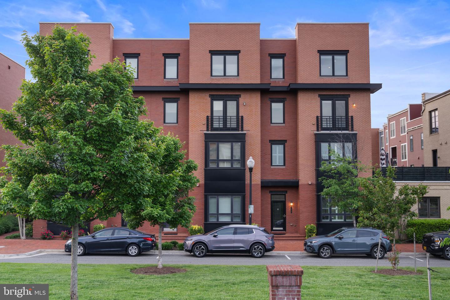 724 E HOWELL AVE, ALEXANDRIA, Virginia 22301, 3 Bedrooms Bedrooms, ,3 BathroomsBathrooms,Residential,For sale,724 E HOWELL AVE,VAAX2045014 MLS # VAAX2045014