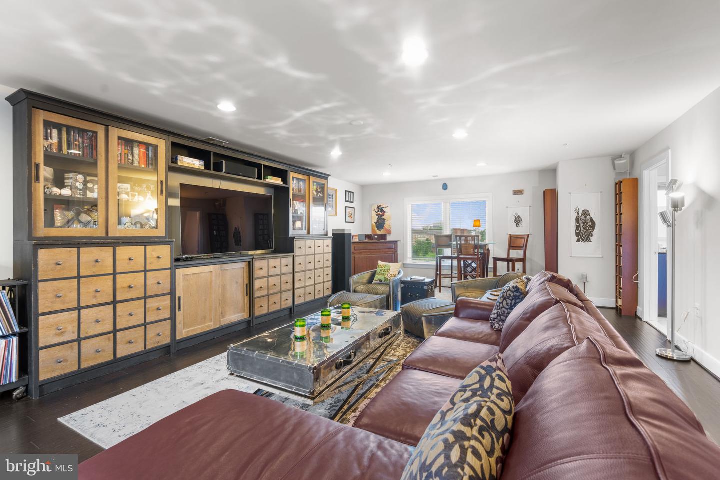 724 E HOWELL AVE, ALEXANDRIA, Virginia 22301, 3 Bedrooms Bedrooms, ,3 BathroomsBathrooms,Residential,For sale,724 E HOWELL AVE,VAAX2045014 MLS # VAAX2045014