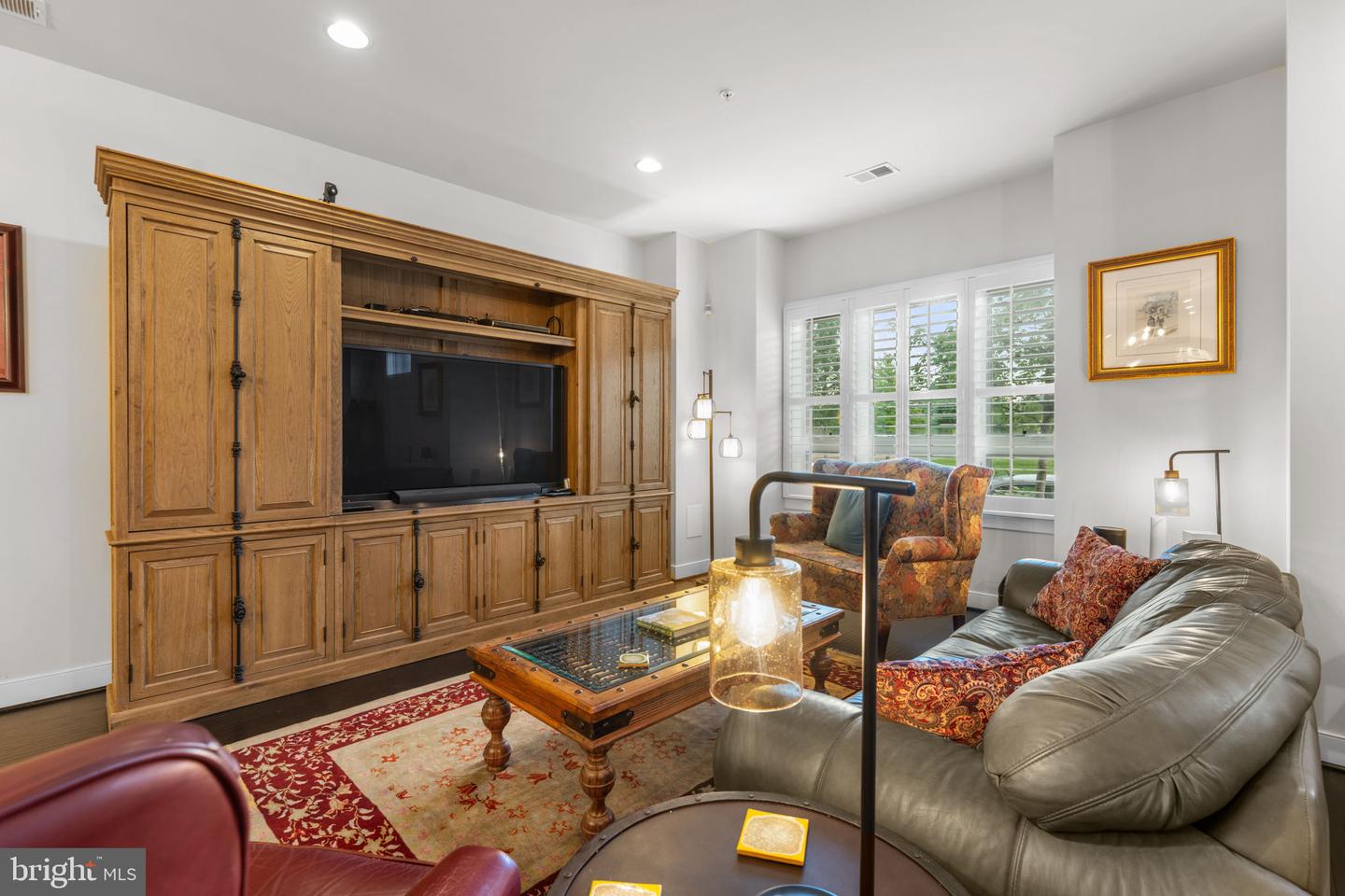 724 E HOWELL AVE, ALEXANDRIA, Virginia 22301, 3 Bedrooms Bedrooms, ,3 BathroomsBathrooms,Residential,For sale,724 E HOWELL AVE,VAAX2045014 MLS # VAAX2045014