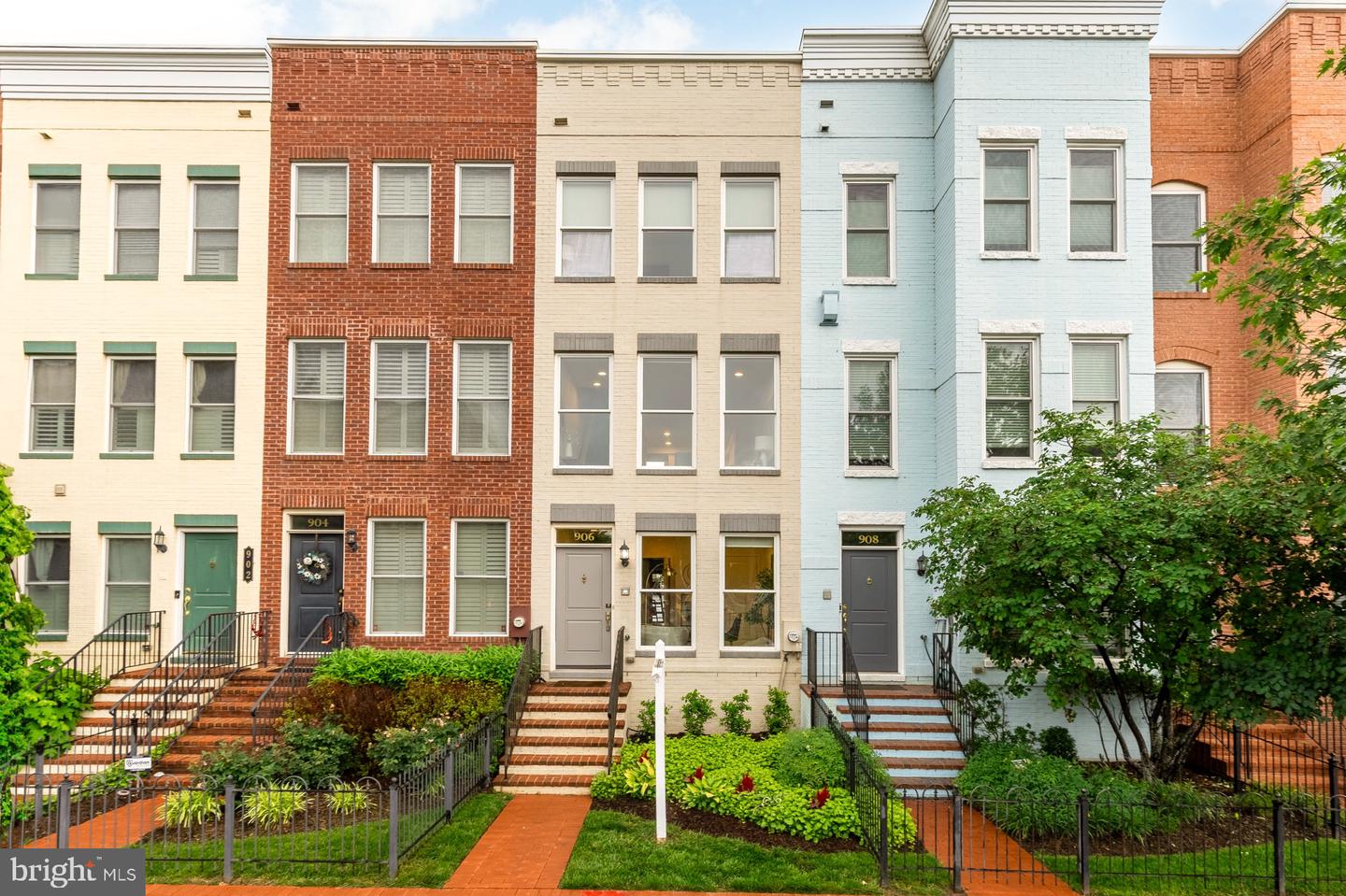 906 3RD ST SE, WASHINGTON, District Of Columbia 20003, 3 Bedrooms Bedrooms, ,2 BathroomsBathrooms,Residential,For sale,906 3RD ST SE,DCDC2199250 MLS # DCDC2199250