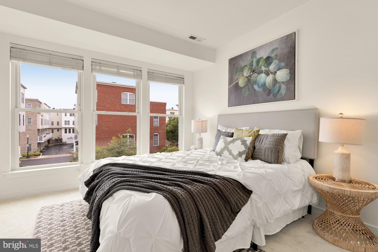 906 3RD ST SE, WASHINGTON, District Of Columbia 20003, 3 Bedrooms Bedrooms, ,2 BathroomsBathrooms,Residential,For sale,906 3RD ST SE,DCDC2199250 MLS # DCDC2199250