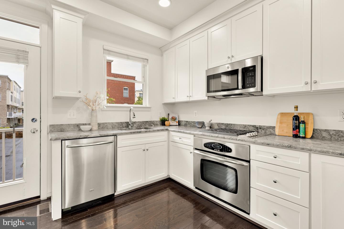 906 3RD ST SE, WASHINGTON, District Of Columbia 20003, 3 Bedrooms Bedrooms, ,2 BathroomsBathrooms,Residential,For sale,906 3RD ST SE,DCDC2199250 MLS # DCDC2199250