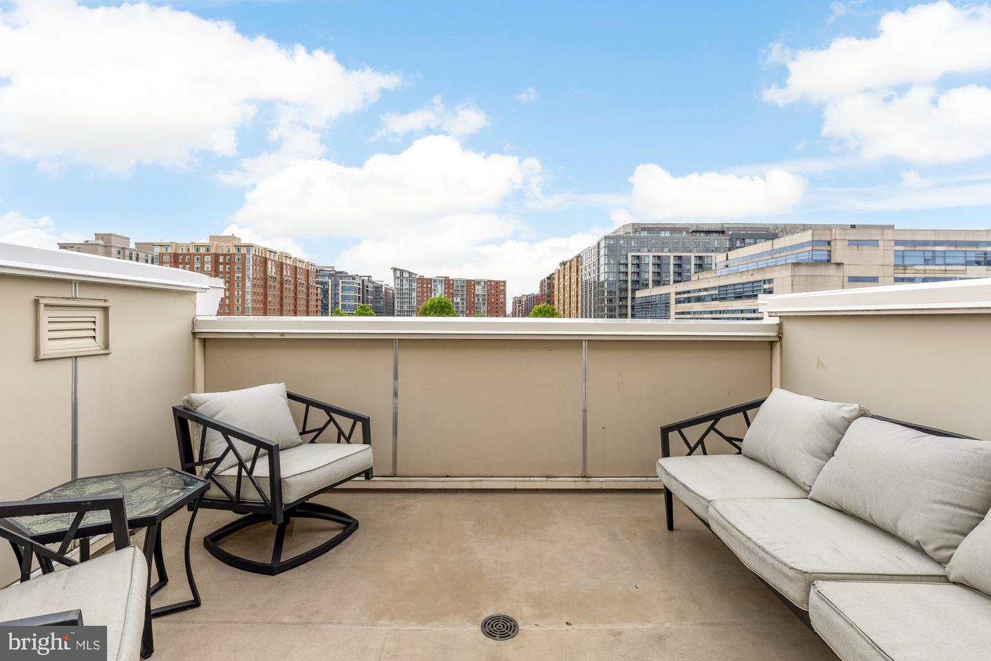 906 3RD ST SE, WASHINGTON, District Of Columbia 20003, 3 Bedrooms Bedrooms, ,2 BathroomsBathrooms,Residential,For sale,906 3RD ST SE,DCDC2199250 MLS # DCDC2199250