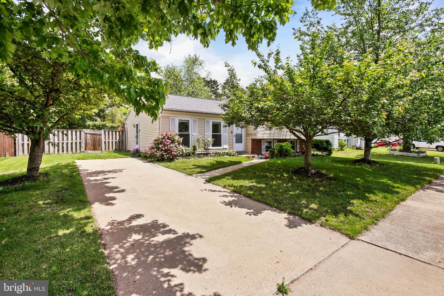 1218 SUMMERFIELD DR, HERNDON, Virginia 20170, 4 Bedrooms Bedrooms, ,3 BathroomsBathrooms,Residential,For sale,1218 SUMMERFIELD DR,VAFX2238954 MLS # VAFX2238954