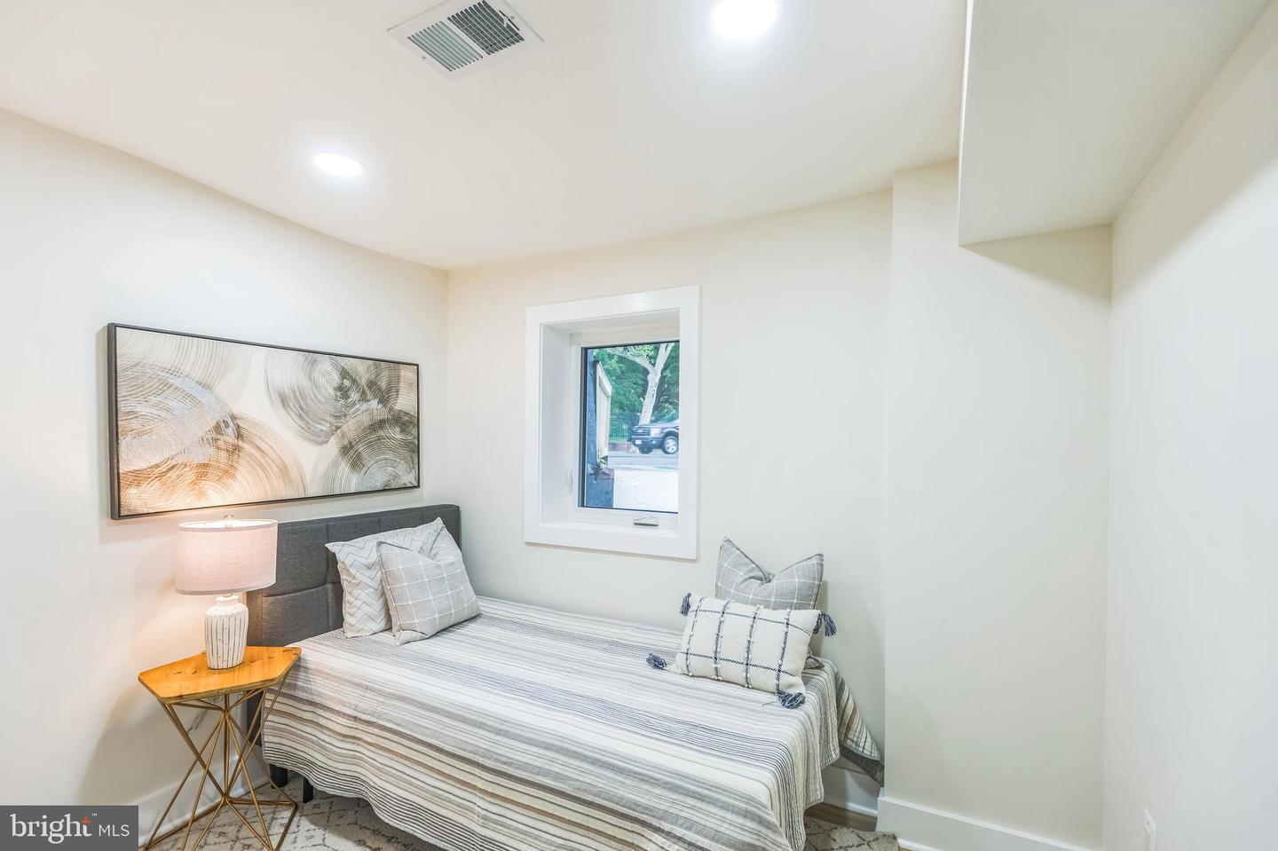 1129 8TH ST NE, WASHINGTON, District Of Columbia 20002, 4 Bedrooms Bedrooms, ,3 BathroomsBathrooms,Residential,For sale,1129 8TH ST NE,DCDC2199582 MLS # DCDC2199582