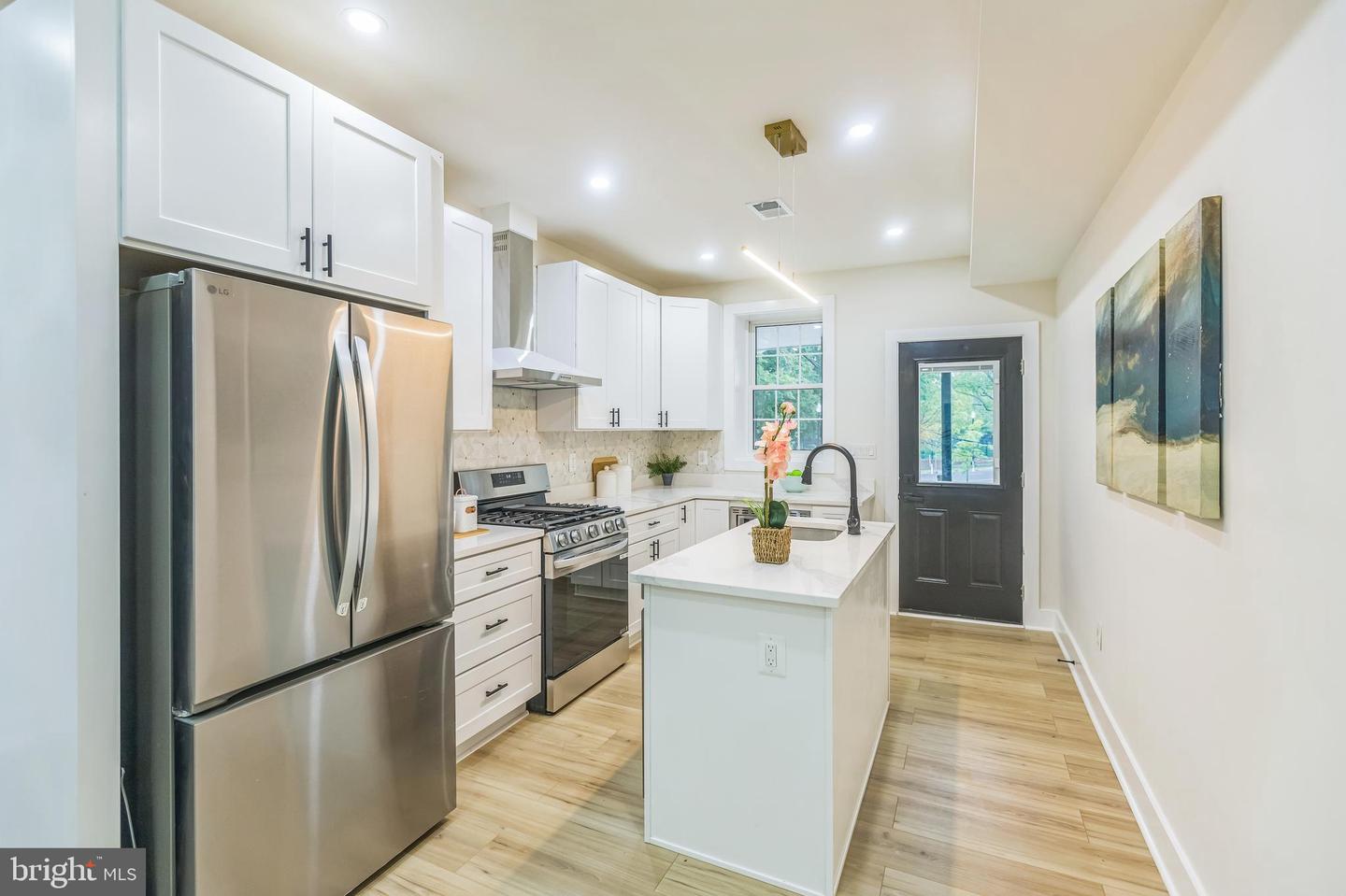 1129 8TH ST NE, WASHINGTON, District Of Columbia 20002, 4 Bedrooms Bedrooms, ,3 BathroomsBathrooms,Residential,For sale,1129 8TH ST NE,DCDC2199582 MLS # DCDC2199582