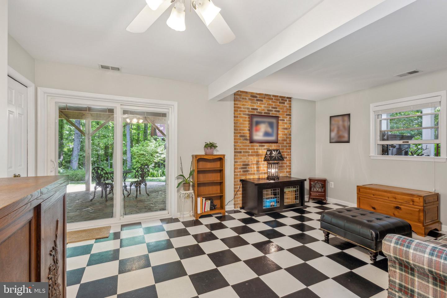 6813 JEREMIAH CT, FAIRFAX STATION, Virginia 22039, 4 Bedrooms Bedrooms, 15 Rooms Rooms,3 BathroomsBathrooms,Residential,For sale,6813 JEREMIAH CT,VAFX2239478 MLS # VAFX2239478