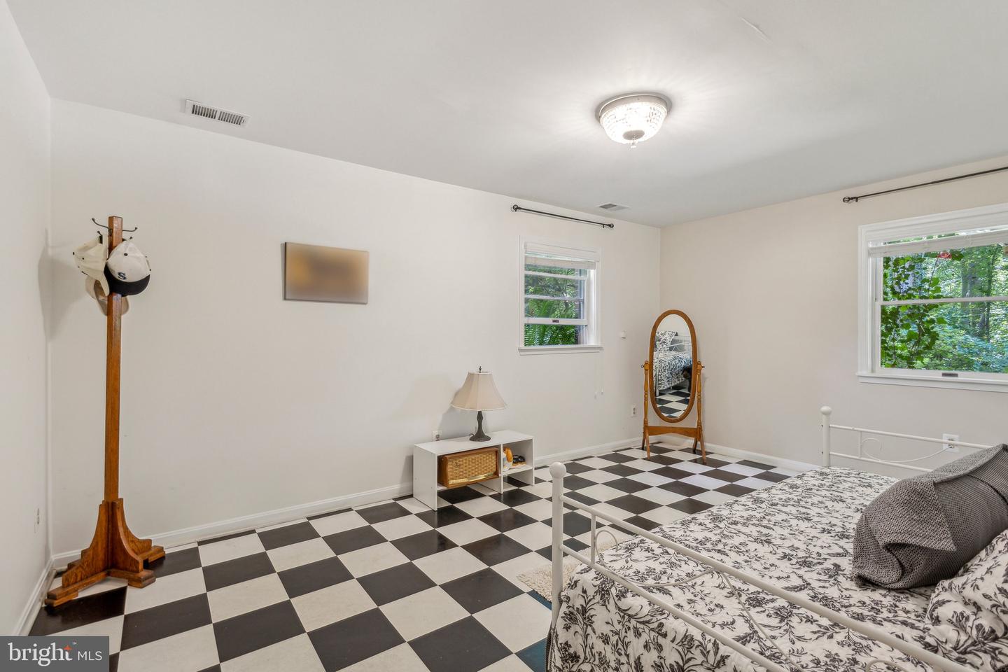 6813 JEREMIAH CT, FAIRFAX STATION, Virginia 22039, 4 Bedrooms Bedrooms, 15 Rooms Rooms,3 BathroomsBathrooms,Residential,For sale,6813 JEREMIAH CT,VAFX2239478 MLS # VAFX2239478