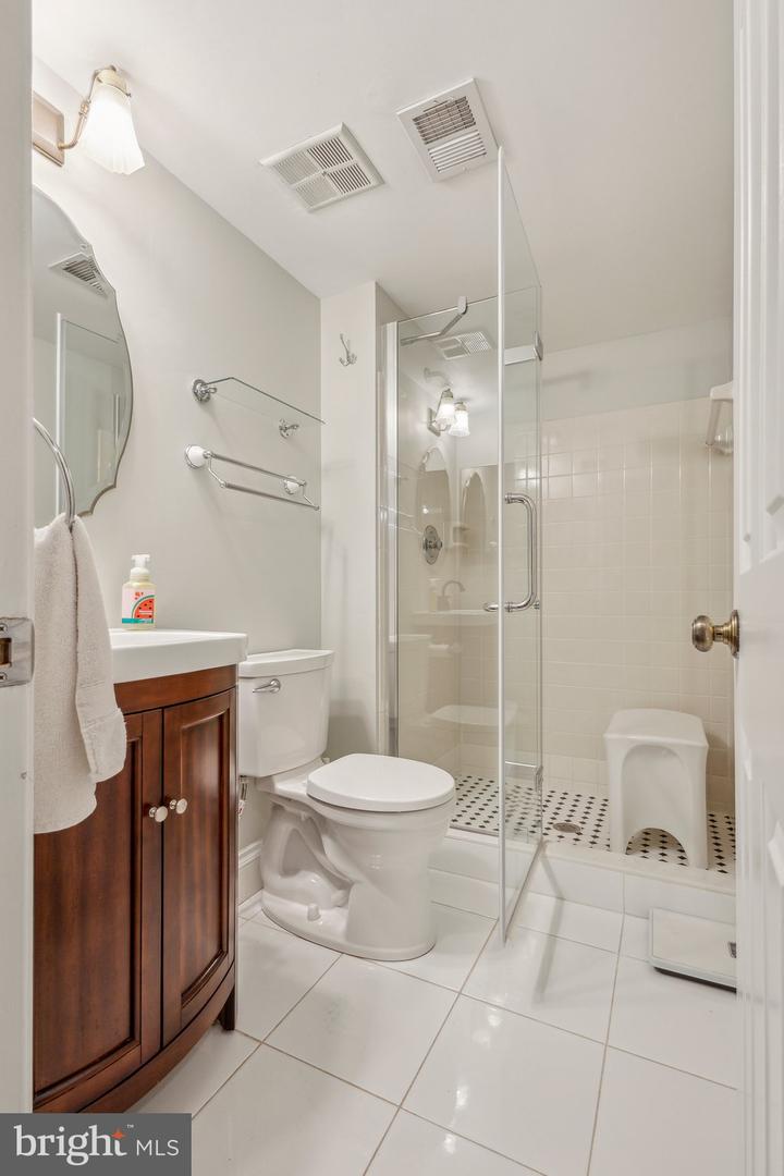 6813 JEREMIAH CT, FAIRFAX STATION, Virginia 22039, 4 Bedrooms Bedrooms, 15 Rooms Rooms,3 BathroomsBathrooms,Residential,For sale,6813 JEREMIAH CT,VAFX2239478 MLS # VAFX2239478