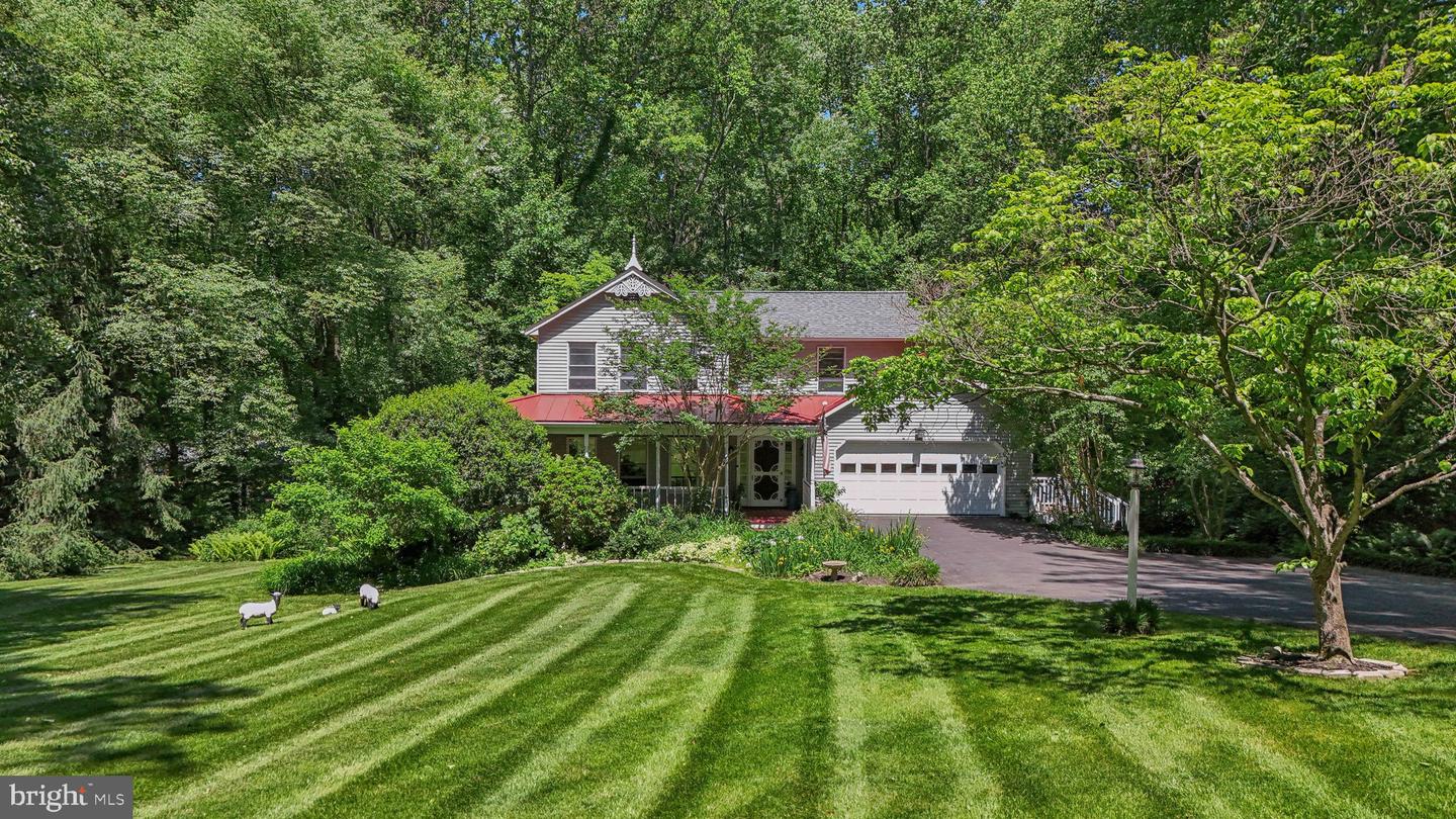 6813 JEREMIAH CT, FAIRFAX STATION, Virginia 22039, 4 Bedrooms Bedrooms, 15 Rooms Rooms,3 BathroomsBathrooms,Residential,For sale,6813 JEREMIAH CT,VAFX2239478 MLS # VAFX2239478