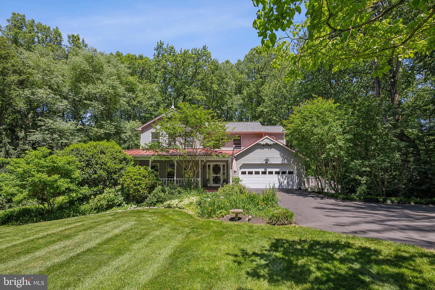 6813 JEREMIAH CT, FAIRFAX STATION, Virginia 22039, 4 Bedrooms Bedrooms, 15 Rooms Rooms,3 BathroomsBathrooms,Residential,For sale,6813 JEREMIAH CT,VAFX2239478 MLS # VAFX2239478