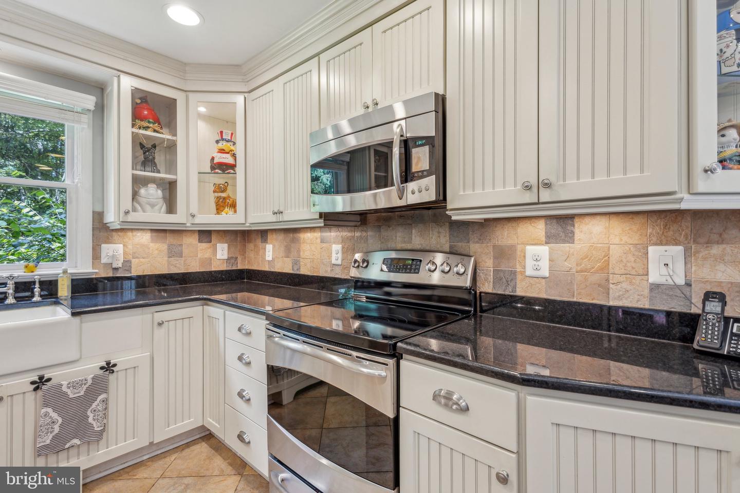 6813 JEREMIAH CT, FAIRFAX STATION, Virginia 22039, 4 Bedrooms Bedrooms, 15 Rooms Rooms,3 BathroomsBathrooms,Residential,For sale,6813 JEREMIAH CT,VAFX2239478 MLS # VAFX2239478