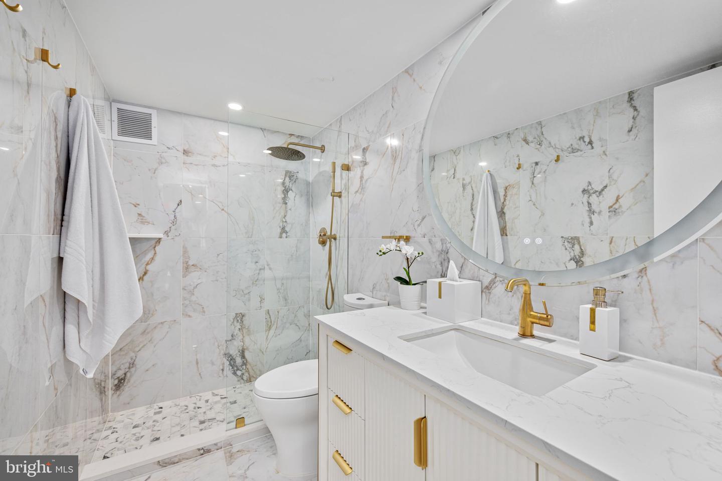 4201 CATHEDRAL AVE NW #415E, WASHINGTON, District Of Columbia 20016, 3 Bedrooms Bedrooms, ,2 BathroomsBathrooms,Residential,For sale,4201 CATHEDRAL AVE NW #415E,DCDC2199658 MLS # DCDC2199658
