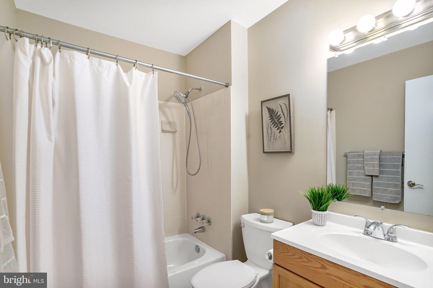 9807 SPILLWAY CT, BURKE, Virginia 22015, 3 Bedrooms Bedrooms, ,2 BathroomsBathrooms,Residential,For sale,9807 SPILLWAY CT,VAFX2239572 MLS # VAFX2239572