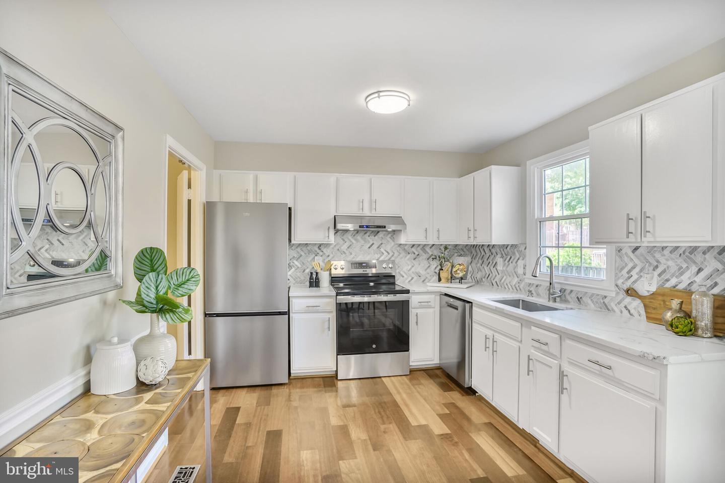 9807 SPILLWAY CT, BURKE, Virginia 22015, 3 Bedrooms Bedrooms, ,2 BathroomsBathrooms,Residential,For sale,9807 SPILLWAY CT,VAFX2239572 MLS # VAFX2239572