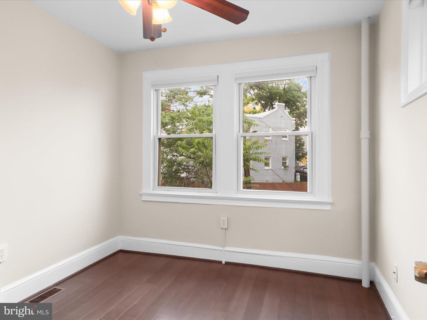 1264 PENN ST NE, WASHINGTON, District Of Columbia 20002, 3 Bedrooms Bedrooms, ,2 BathroomsBathrooms,Residential,For sale,1264 PENN ST NE,DCDC2199790 MLS # DCDC2199790