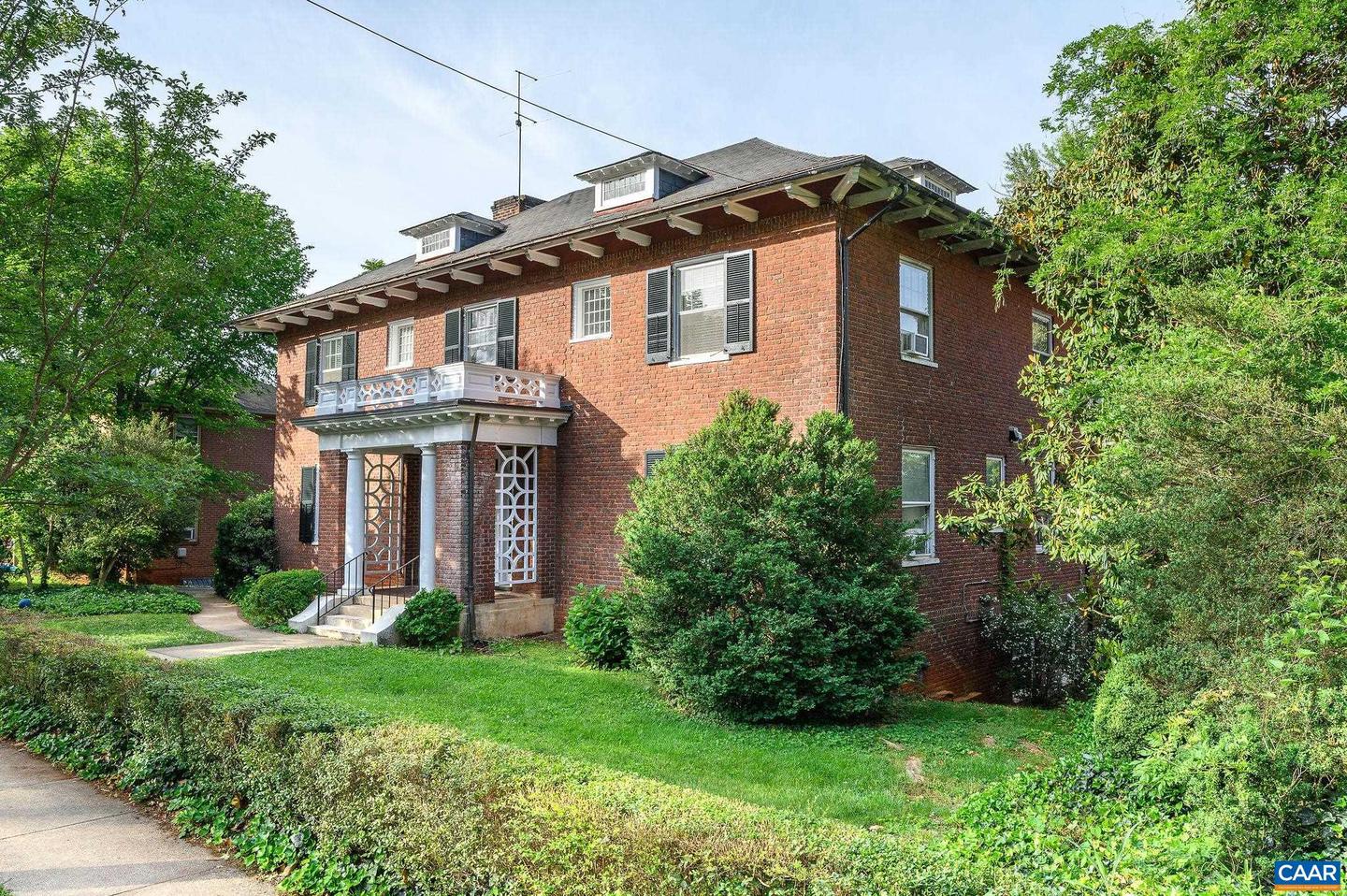 41 UNIVERSITY CIR, CHARLOTTESVILLE, Virginia 22903, 12 Bedrooms Bedrooms, ,6 BathroomsBathrooms,Residential,For sale,41 UNIVERSITY CIR,664290 MLS # 664290