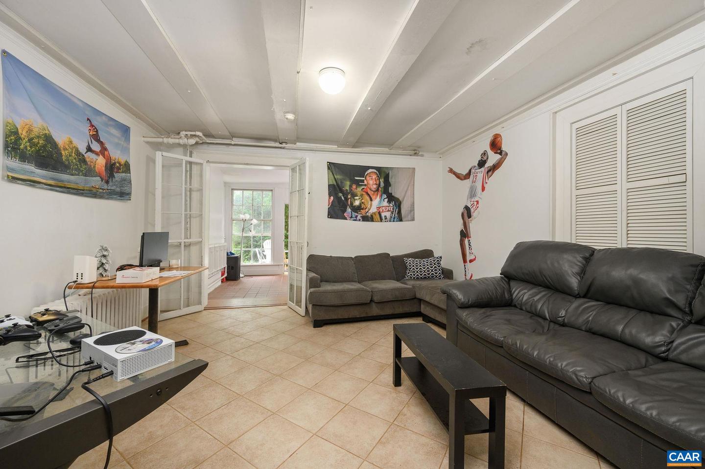41 UNIVERSITY CIR, CHARLOTTESVILLE, Virginia 22903, 12 Bedrooms Bedrooms, ,6 BathroomsBathrooms,Residential,For sale,41 UNIVERSITY CIR,664290 MLS # 664290