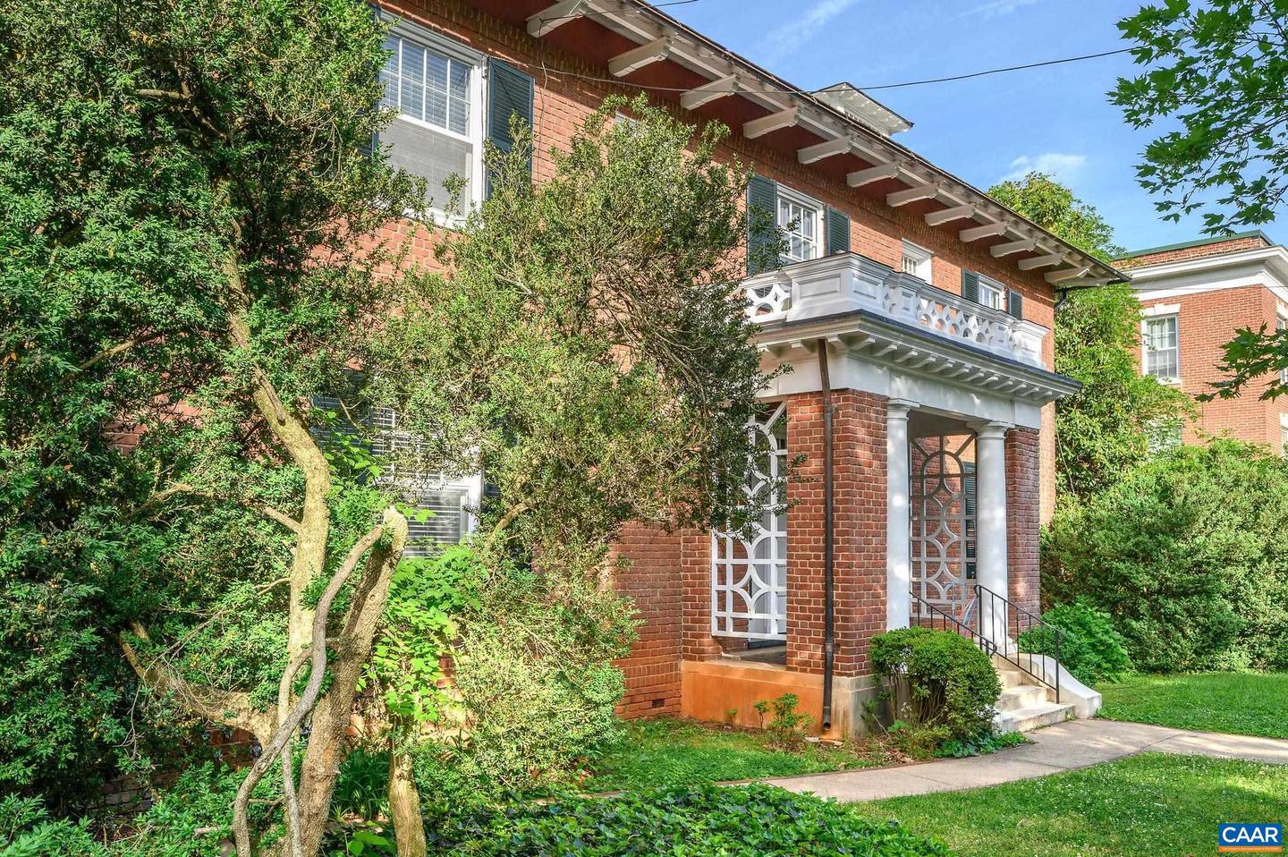 41 UNIVERSITY CIR, CHARLOTTESVILLE, Virginia 22903, 12 Bedrooms Bedrooms, ,6 BathroomsBathrooms,Residential,For sale,41 UNIVERSITY CIR,664290 MLS # 664290