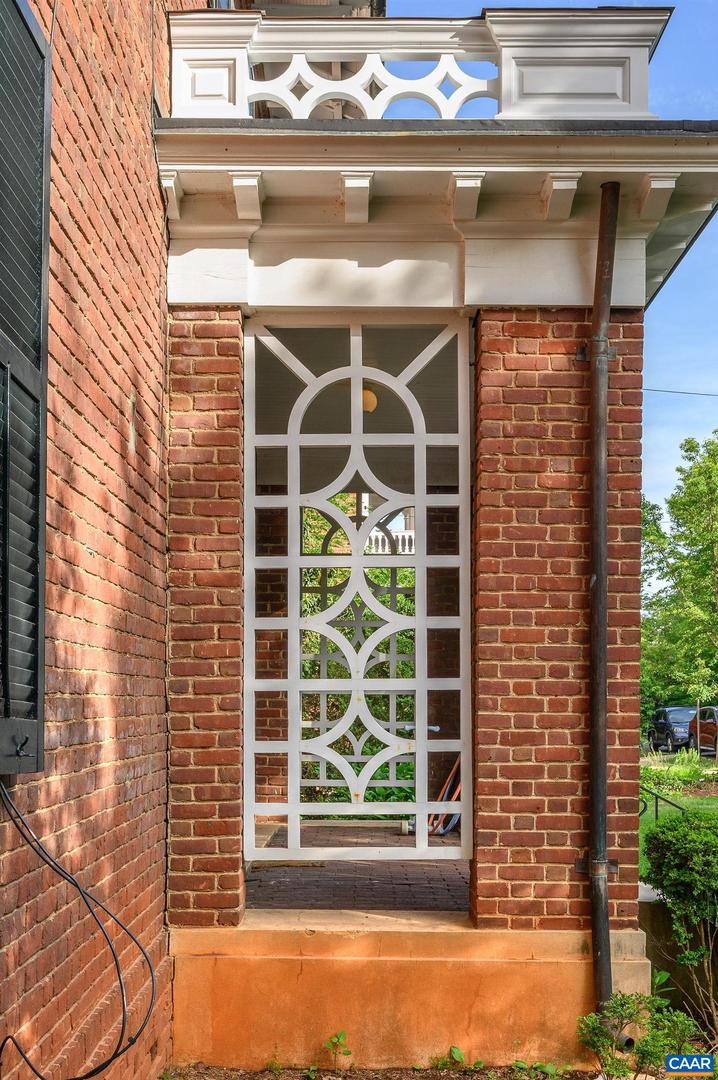 41 UNIVERSITY CIR, CHARLOTTESVILLE, Virginia 22903, 12 Bedrooms Bedrooms, ,6 BathroomsBathrooms,Residential,For sale,41 UNIVERSITY CIR,664290 MLS # 664290