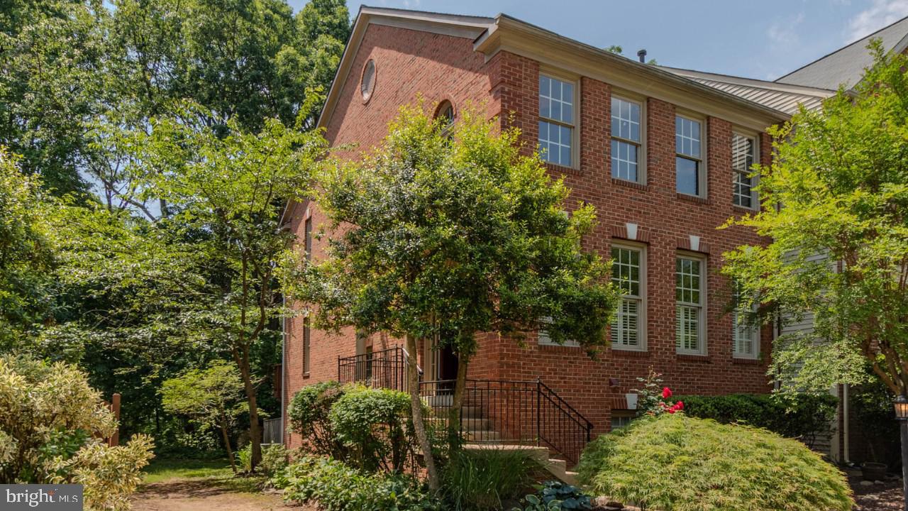 6723 ROYAL THOMAS WAY, ALEXANDRIA, Virginia 22315, 4 Bedrooms Bedrooms, ,3 BathroomsBathrooms,Residential,For sale,6723 ROYAL THOMAS WAY,VAFX2239832 MLS # VAFX2239832