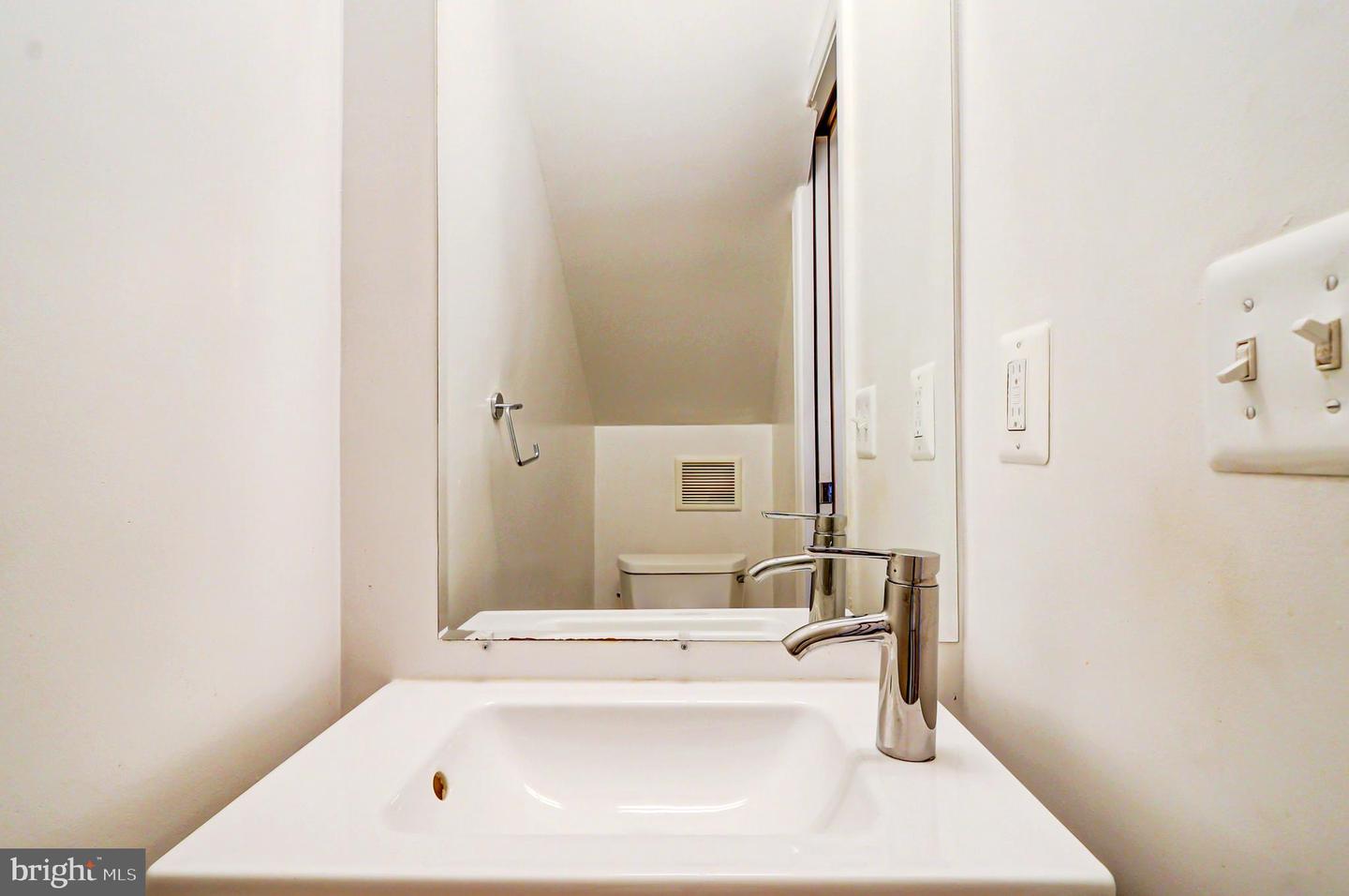 1307 EMERALD ST NE, WASHINGTON, District Of Columbia 20002, 3 Bedrooms Bedrooms, ,1 BathroomBathrooms,Residential,For sale,1307 EMERALD ST NE,DCDC2199908 MLS # DCDC2199908