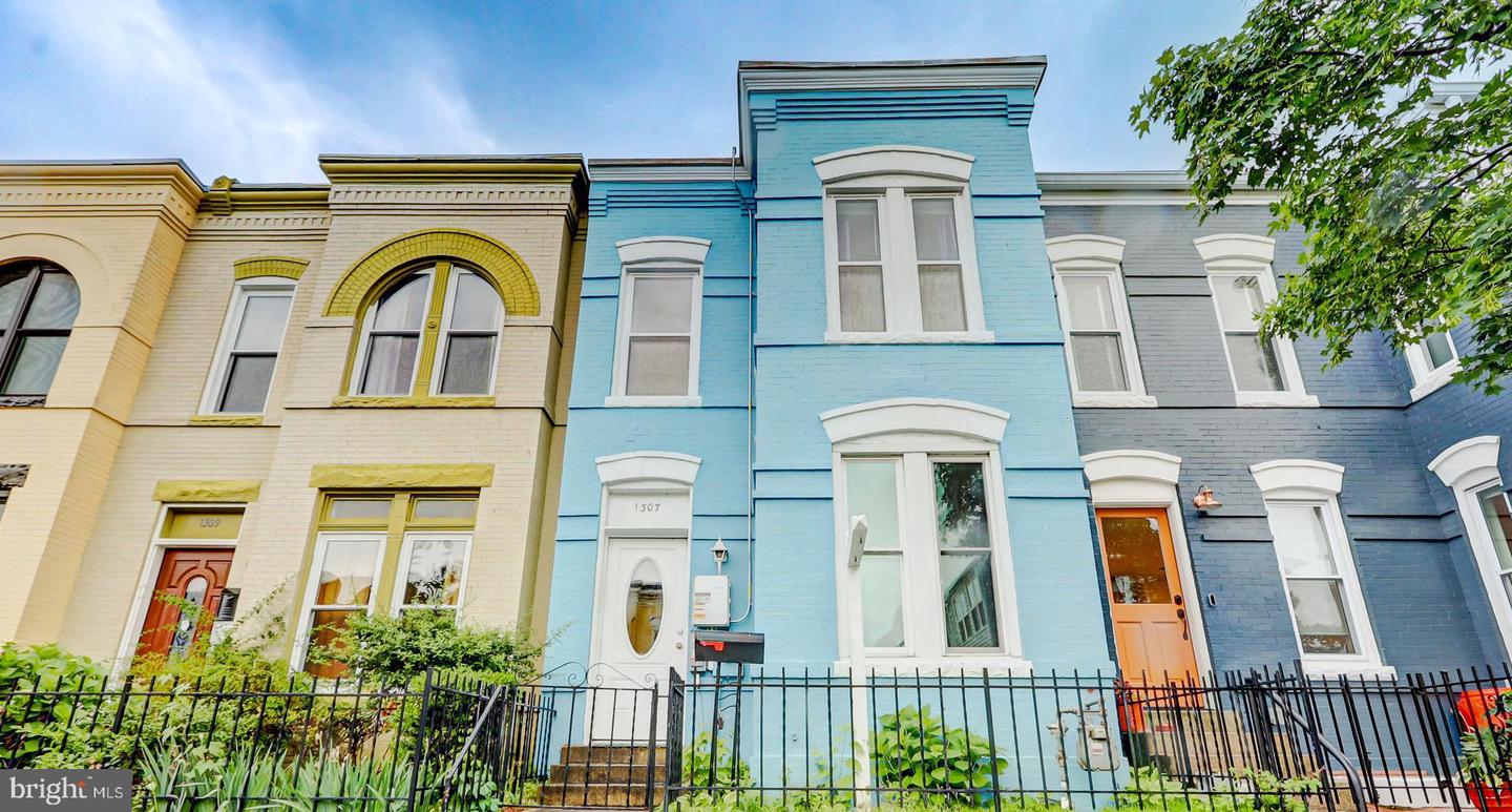 1307 EMERALD ST NE, WASHINGTON, District Of Columbia 20002, 3 Bedrooms Bedrooms, ,1 BathroomBathrooms,Residential,For sale,1307 EMERALD ST NE,DCDC2199908 MLS # DCDC2199908