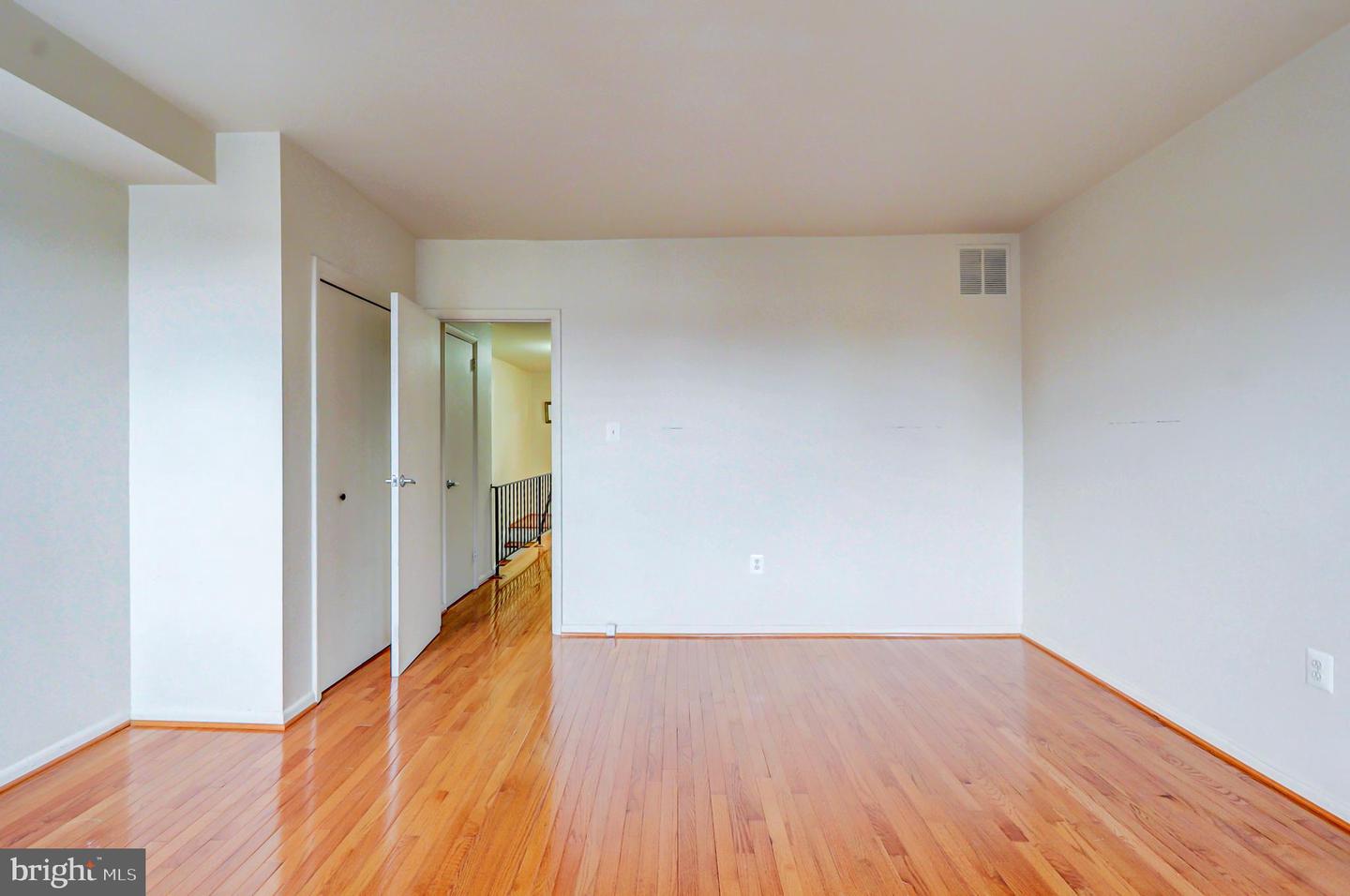 1307 EMERALD ST NE, WASHINGTON, District Of Columbia 20002, 3 Bedrooms Bedrooms, ,1 BathroomBathrooms,Residential,For sale,1307 EMERALD ST NE,DCDC2199908 MLS # DCDC2199908