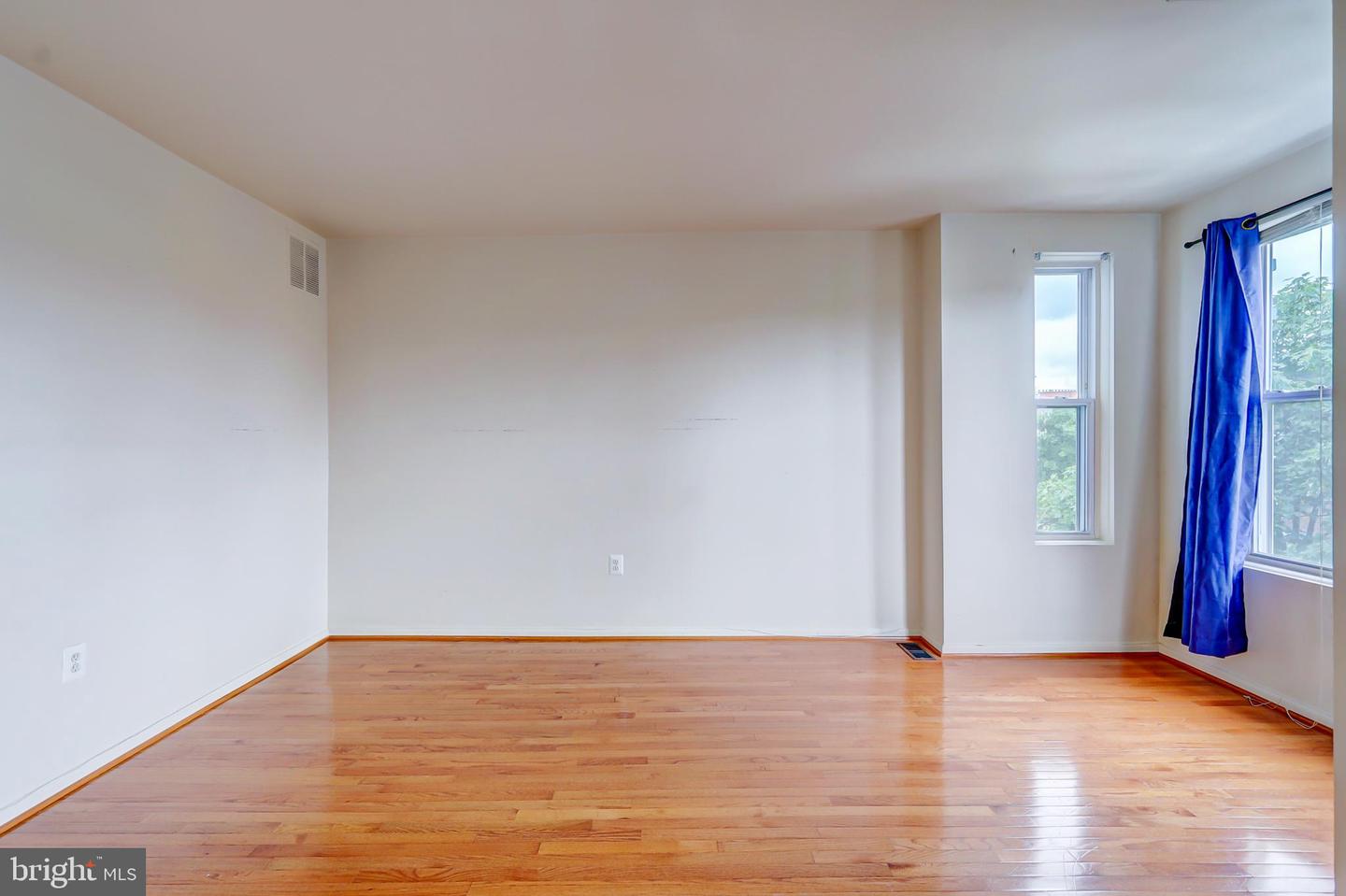 1307 EMERALD ST NE, WASHINGTON, District Of Columbia 20002, 3 Bedrooms Bedrooms, ,1 BathroomBathrooms,Residential,For sale,1307 EMERALD ST NE,DCDC2199908 MLS # DCDC2199908
