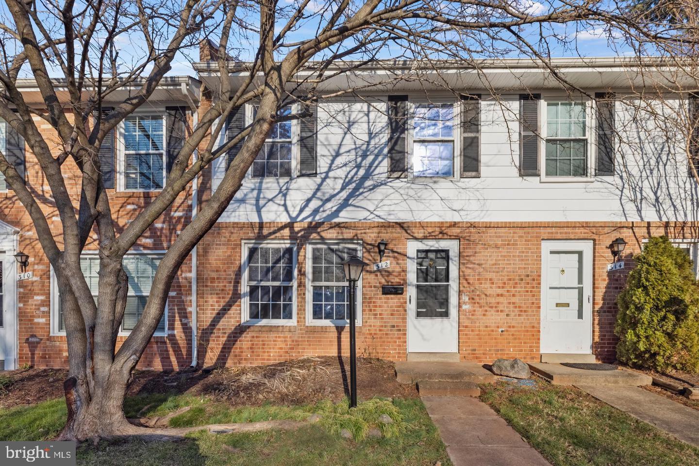 312 E CORNELL DR, STERLING, Virginia 20164, 2 Bedrooms Bedrooms, ,1 BathroomBathrooms,Residential,For sale,312 E CORNELL DR,VALO2096106 MLS # VALO2096106