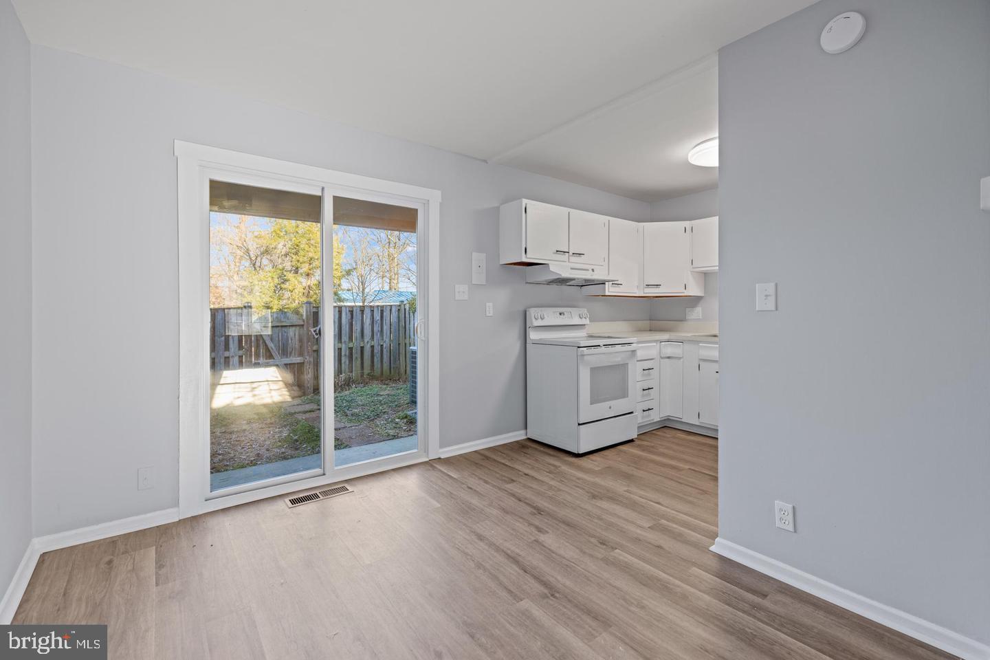 312 E CORNELL DR, STERLING, Virginia 20164, 2 Bedrooms Bedrooms, ,1 BathroomBathrooms,Residential,For sale,312 E CORNELL DR,VALO2096106 MLS # VALO2096106