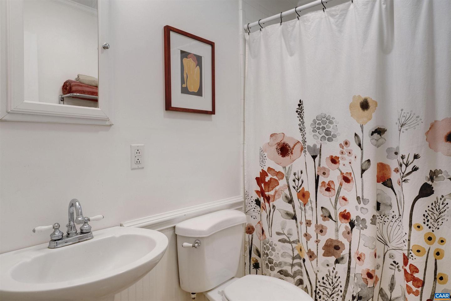 5629 FITZGERALD RD, CHARLOTTESVILLE, Virginia 22903, 2 Bedrooms Bedrooms, ,2 BathroomsBathrooms,Residential,For sale,5629 FITZGERALD RD,664383 MLS # 664383
