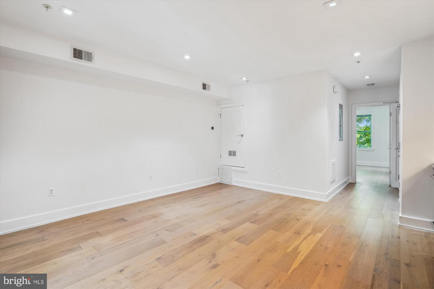 5110 FORT TOTTEN DR NE #4, WASHINGTON, District Of Columbia 20011, 2 Bedrooms Bedrooms, ,2 BathroomsBathrooms,Residential,For sale,5110 FORT TOTTEN DR NE #4,DCDC2200212 MLS # DCDC2200212 5110 FORT TOTTEN DR NE #4, WASHINGTON, District Of Columbia 20011, 2 Bedrooms Bedrooms, ,2 BathroomsBathrooms,Residential,For sale,5110 FORT TOTTEN DR NE #4,DCDC2200212 MLS # DCDC2200212