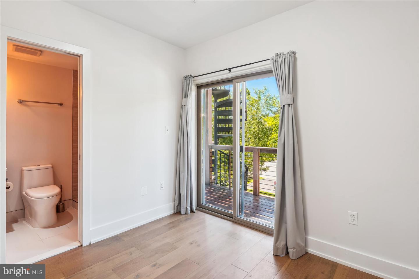 5110 FORT TOTTEN DR NE #4, WASHINGTON, District Of Columbia 20011, 2 Bedrooms Bedrooms, ,2 BathroomsBathrooms,Residential,For sale,5110 FORT TOTTEN DR NE #4,DCDC2200212 MLS # DCDC2200212 5110 FORT TOTTEN DR NE #4, WASHINGTON, District Of Columbia 20011, 2 Bedrooms Bedrooms, ,2 BathroomsBathrooms,Residential,For sale,5110 FORT TOTTEN DR NE #4,DCDC2200212 MLS # DCDC2200212