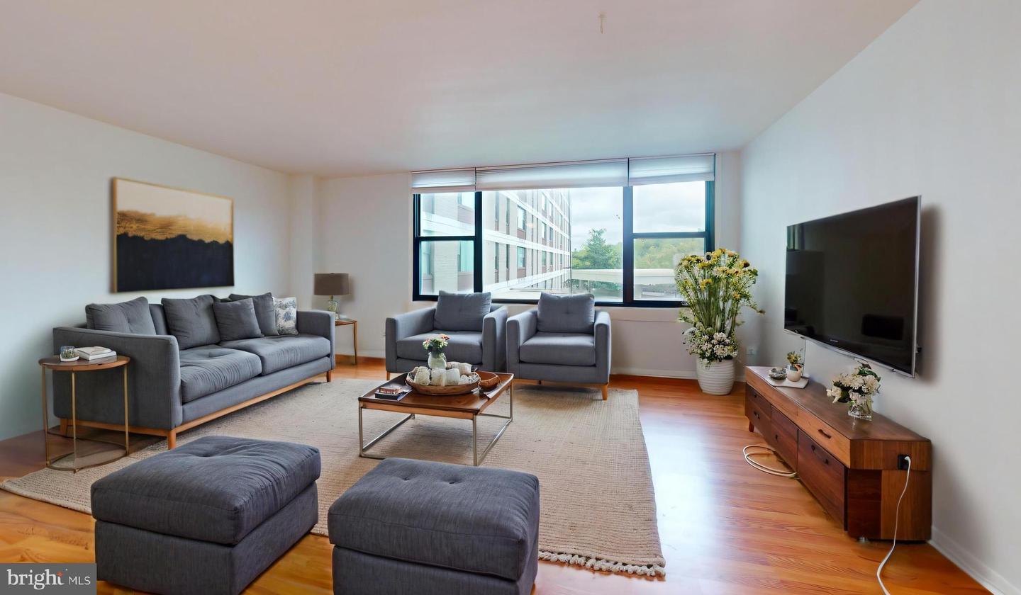 4600 DUKE ST #512, ALEXANDRIA, Virginia 22304, 1 Bedroom Bedrooms, ,1 BathroomBathrooms,Residential,For sale,4600 DUKE ST #512,VAAX2045282 MLS # VAAX2045282