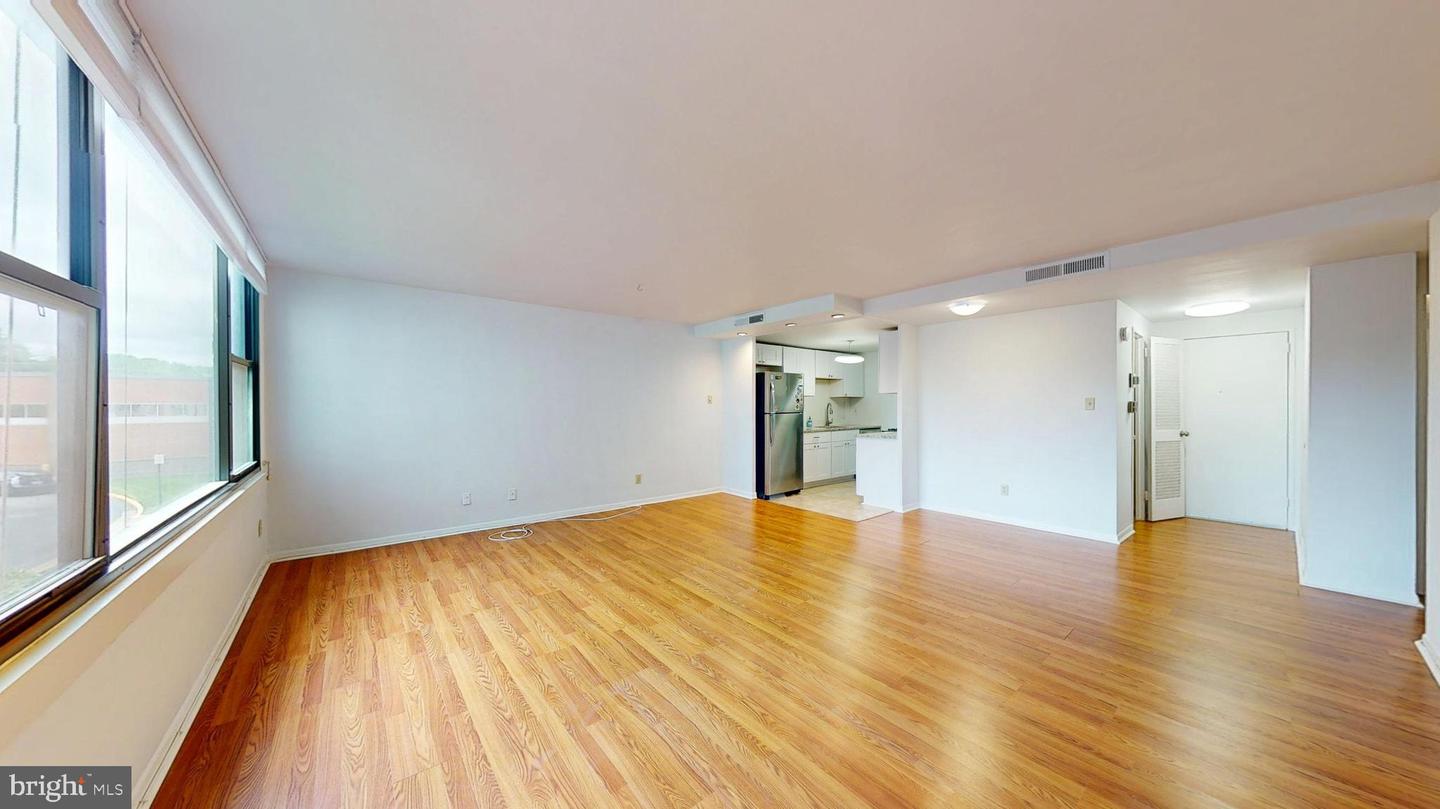 4600 DUKE ST #512, ALEXANDRIA, Virginia 22304, 1 Bedroom Bedrooms, ,1 BathroomBathrooms,Residential,For sale,4600 DUKE ST #512,VAAX2045282 MLS # VAAX2045282