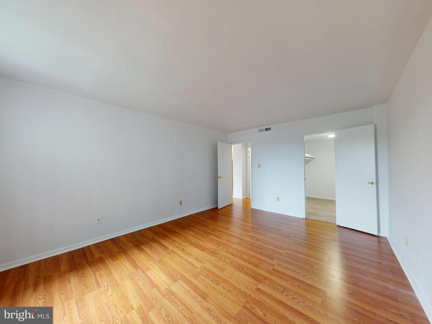 4600 DUKE ST #512, ALEXANDRIA, Virginia 22304, 1 Bedroom Bedrooms, ,1 BathroomBathrooms,Residential,For sale,4600 DUKE ST #512,VAAX2045282 MLS # VAAX2045282